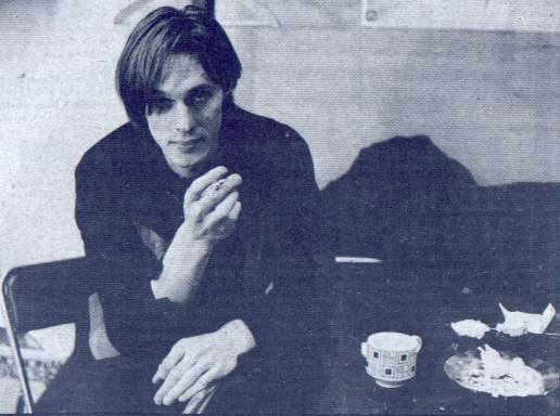 Tom Verlaine, March 77 about to start throwing knives - (Dont Care collection)
