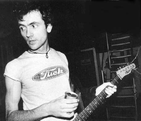 Did someone say FUCK! - Hugh Cornwell before the plug got pulled (pic Jill Furmanosky)