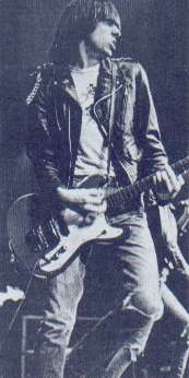 Johnny Ramone in Aylesbury 77 - (Dont Care collection)